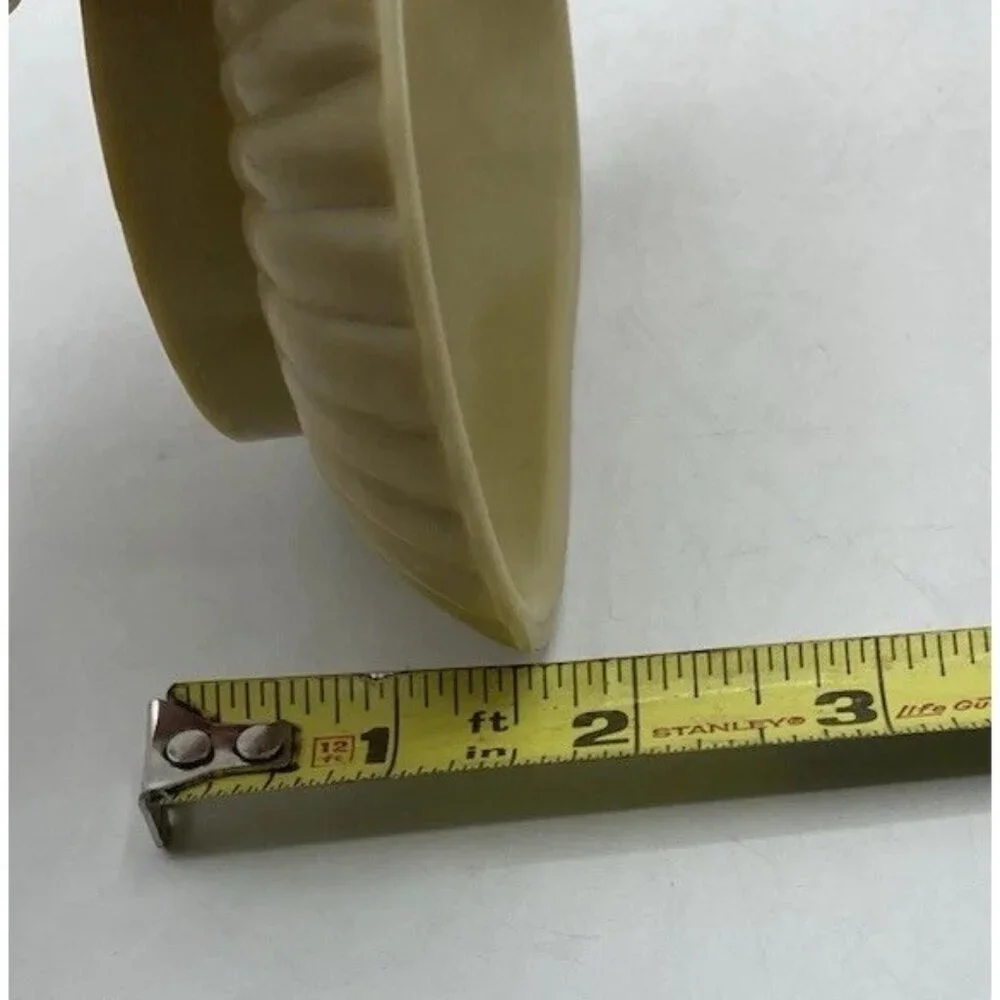 Vintage Plastic Soap Dish Footed Brasscraft Made in USA Tan Beige Retro